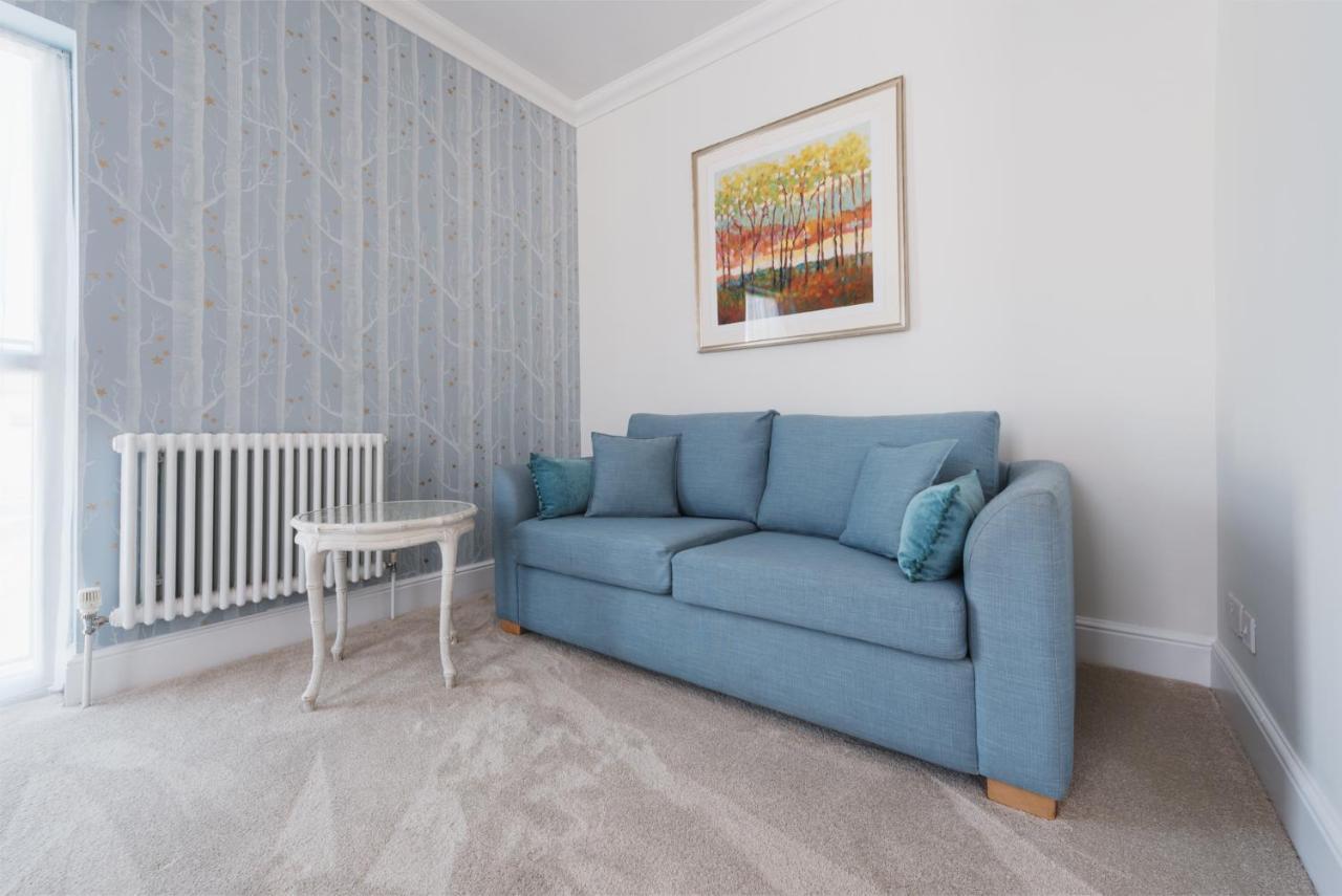 Family Room (2 Adults + 2 Children)